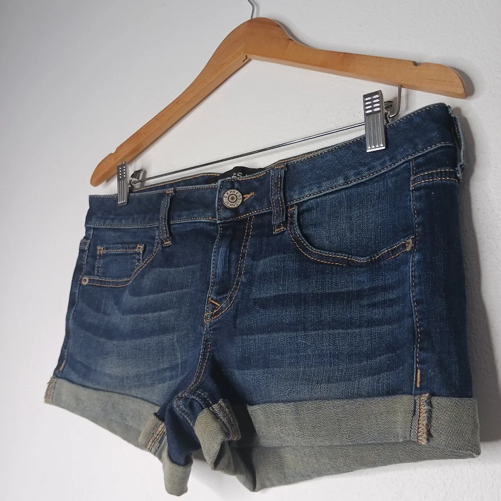Express Shorts Size 6 - Picture 4 of 9